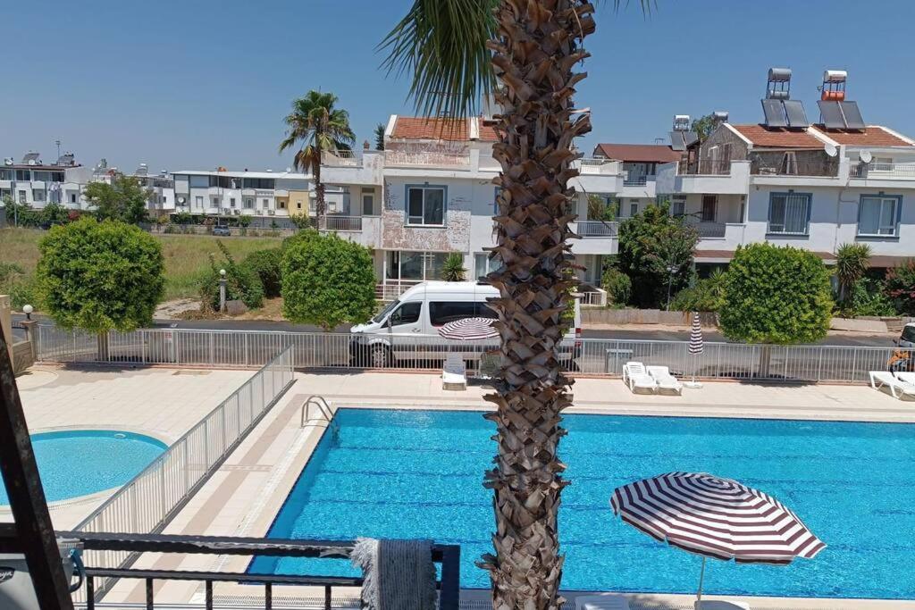 Kundu'da Havuzlu Bahceli Villa Antalya