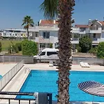 Kundu\'Da Havuzlu Bahceli Villa