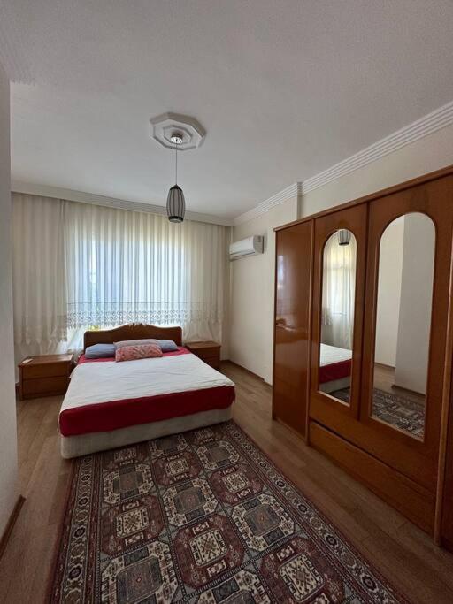 Kundu'da Havuzlu Bahceli Villa