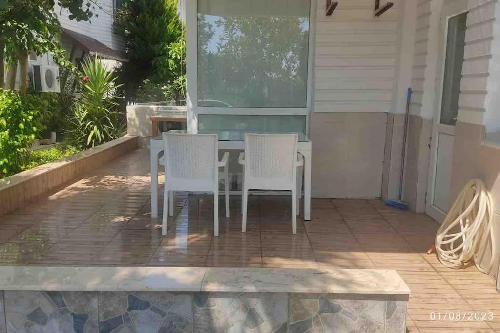 Kundu'da Havuzlu Bahceli Villa Antalya