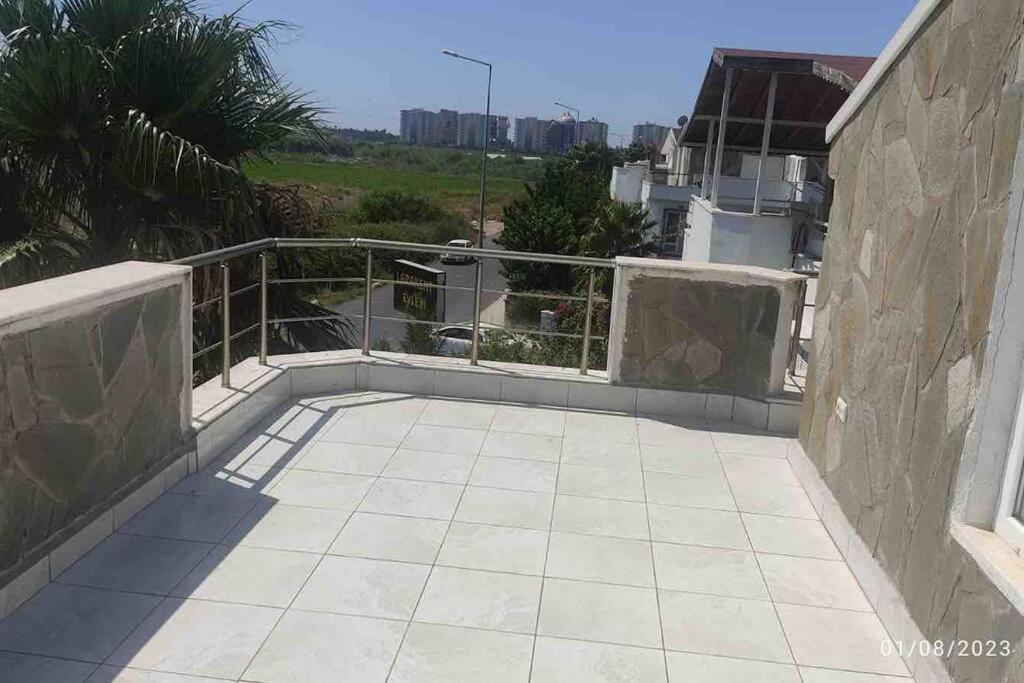 Kundu'da Havuzlu Bahceli Villa